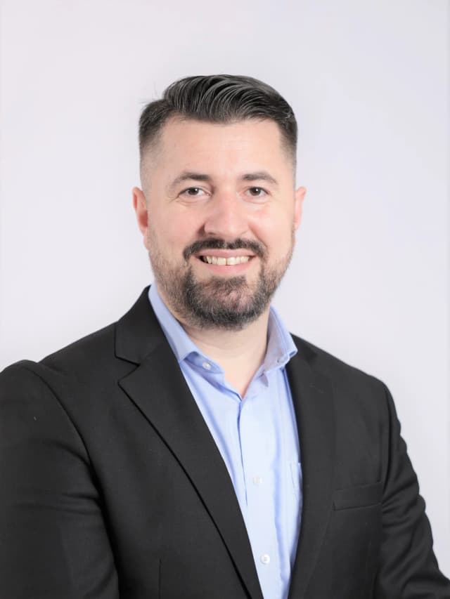 Prof. asoc. dr. Arbër Hoti